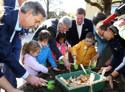 Peter Kaiser with children